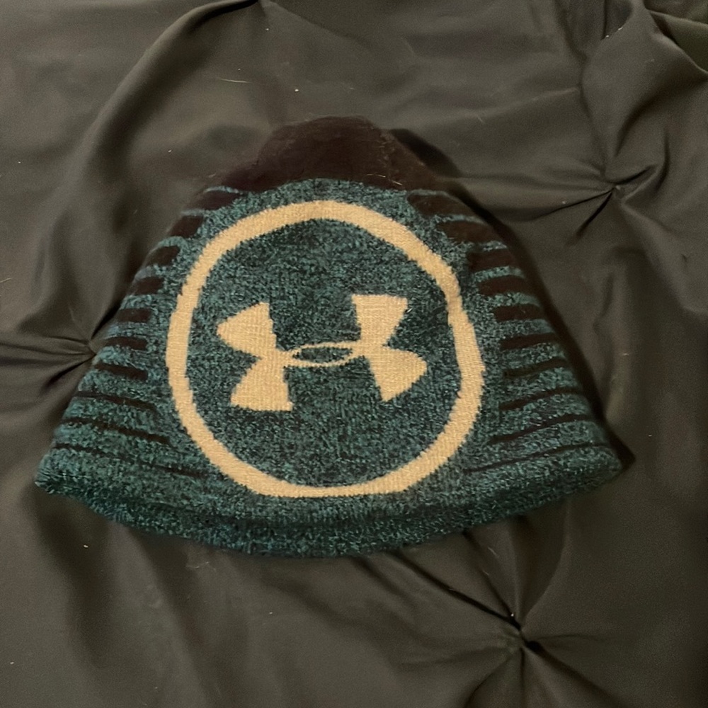 Boys blue under Armour beanie NWOT